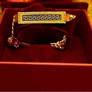 Verse accent bracelet